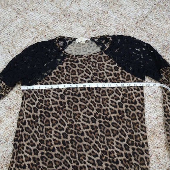 size M Michal Kors Womens Animal Print Round Neck Lace Pullover T-Shirt - Picture 13 of 16